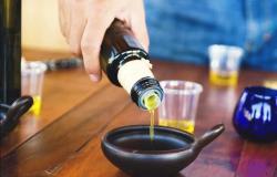 Как принимать и сколько выпить касторки, как слабительное средство Когда пить касторовое масло